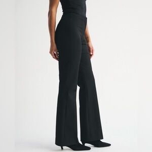 Curve Love A&F Forme Bootcut Pant
